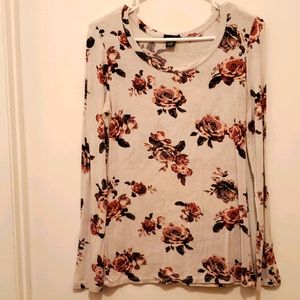 Long sleeve floral top